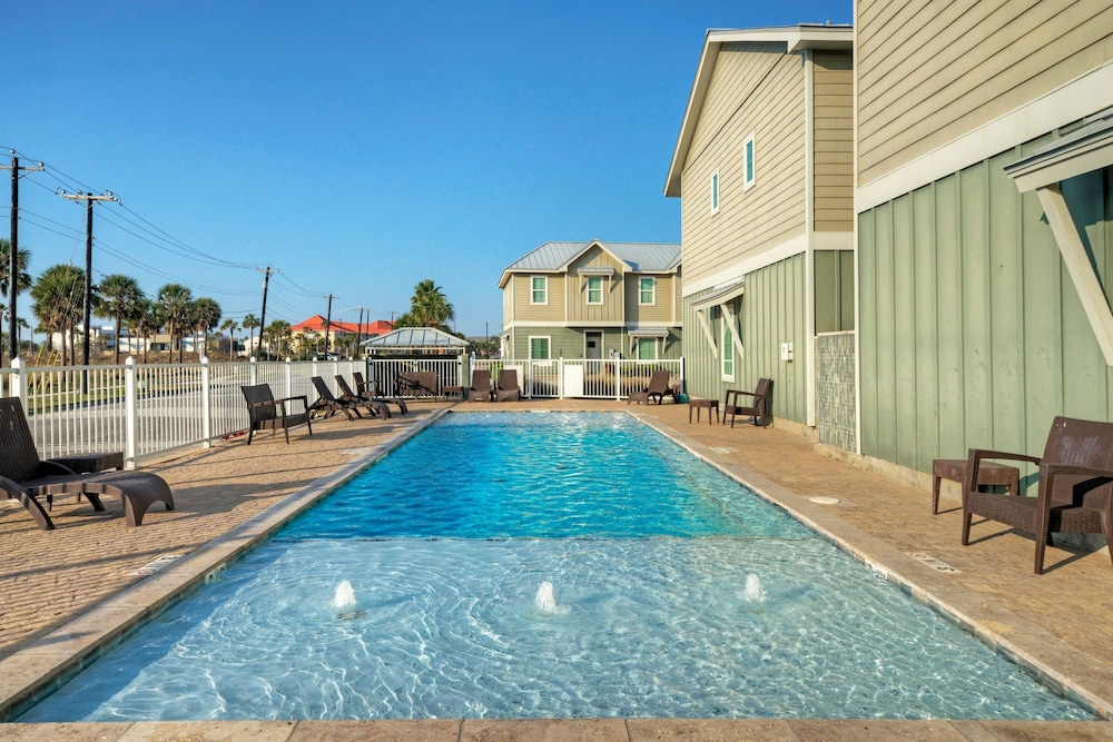 Villa La Isla Family Condo With Pool Near Corpus Christi s Best Beaches Dining