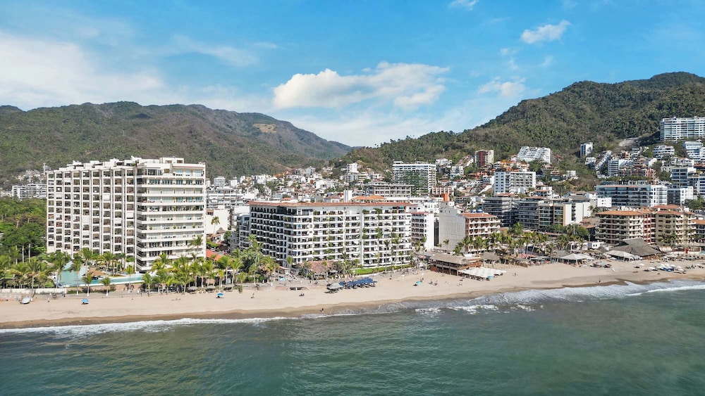 Ocean View 2Br Condo-balcony-beach-pool - 902