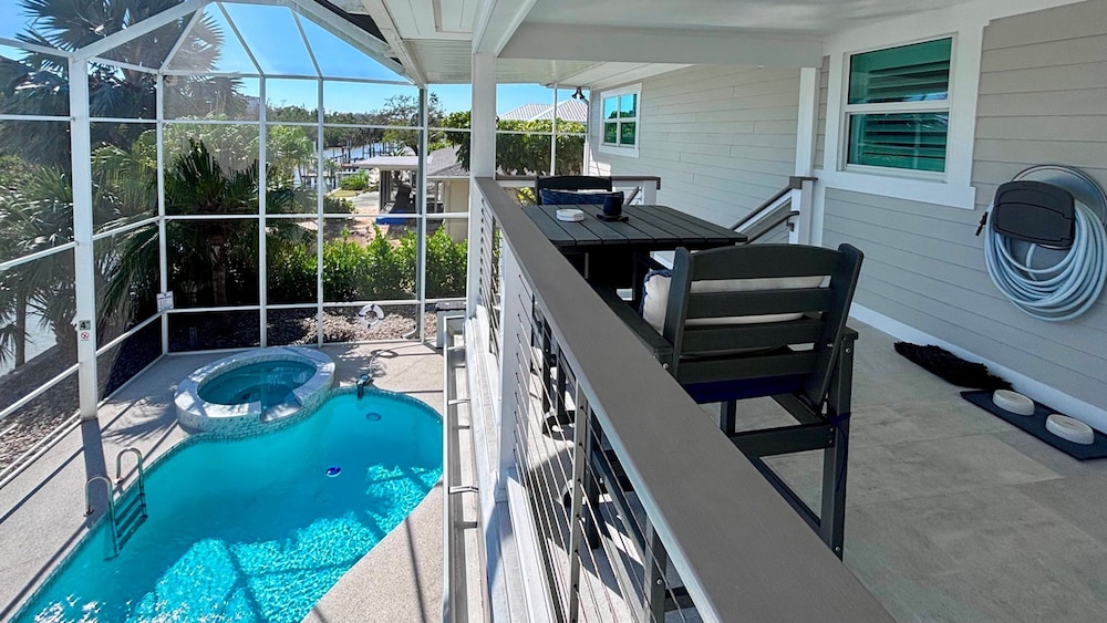 Tropical Hideaway in Fort Myers Beach