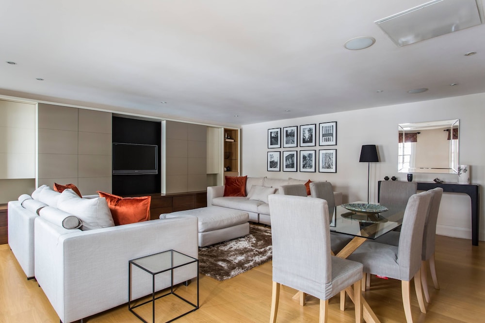 Campden Street VII by Onefinestay