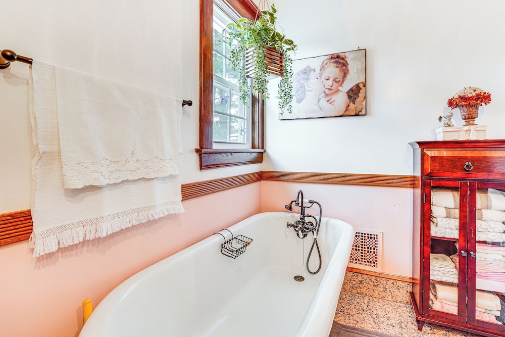 Hike, Fish, Ski & More: Spacious Gem in Catskills!