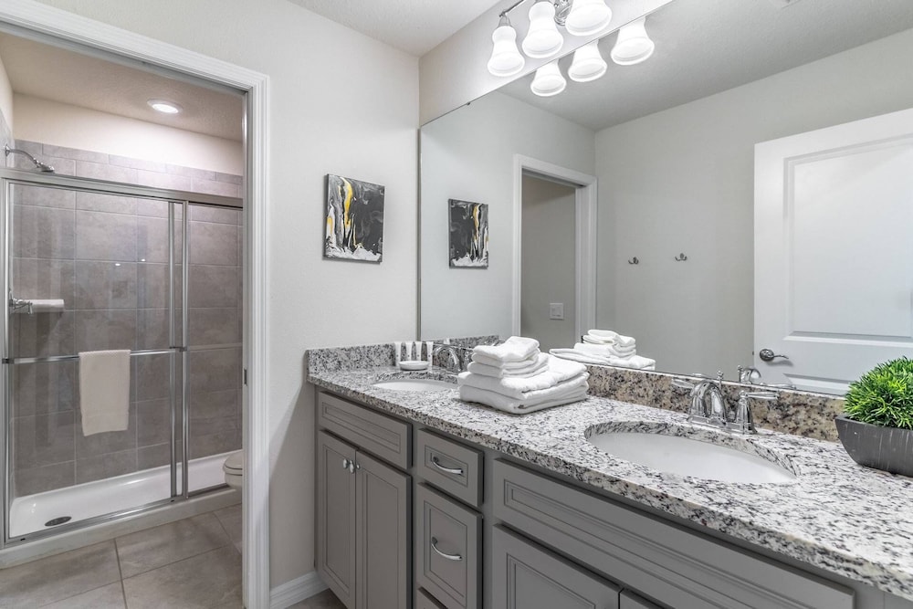 3285 Windsor Island