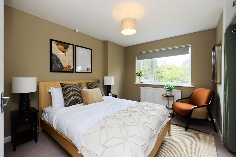 The Oxford Garden House - Spacious 5-bed Oxford Home With Garden Balcony