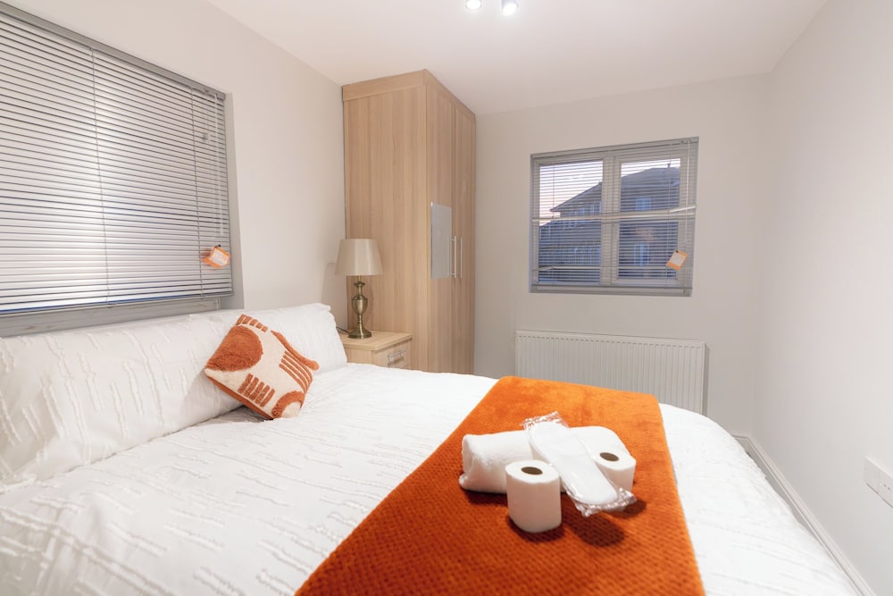 D'luxe 5-bed House - Sleeps 12 & Private Parking