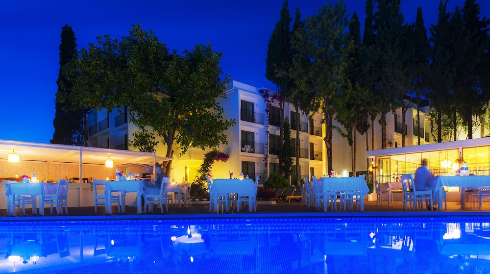 Liv Otel By Bellazure - Image 15