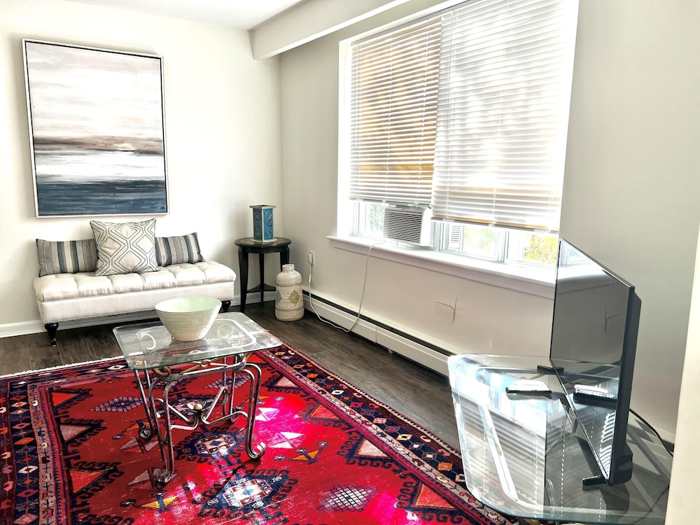 Elegant Brand New Apartment in Central Burlington
