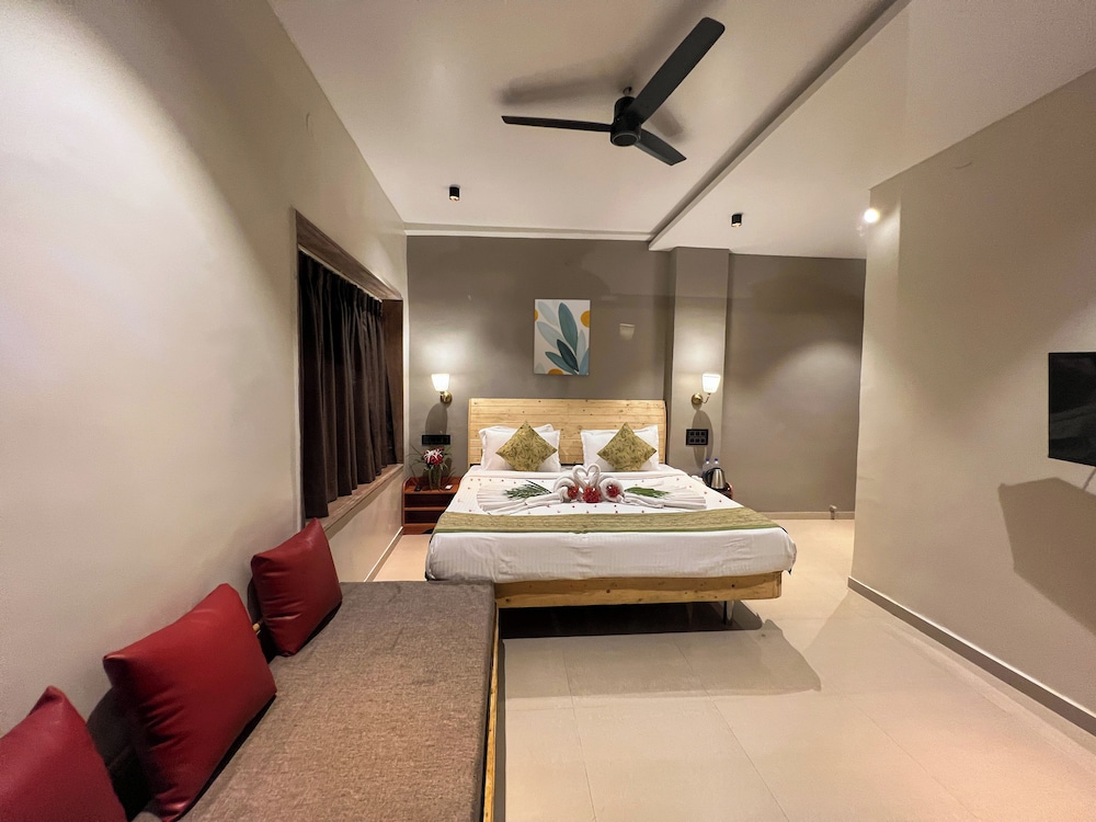 Yash Resort
