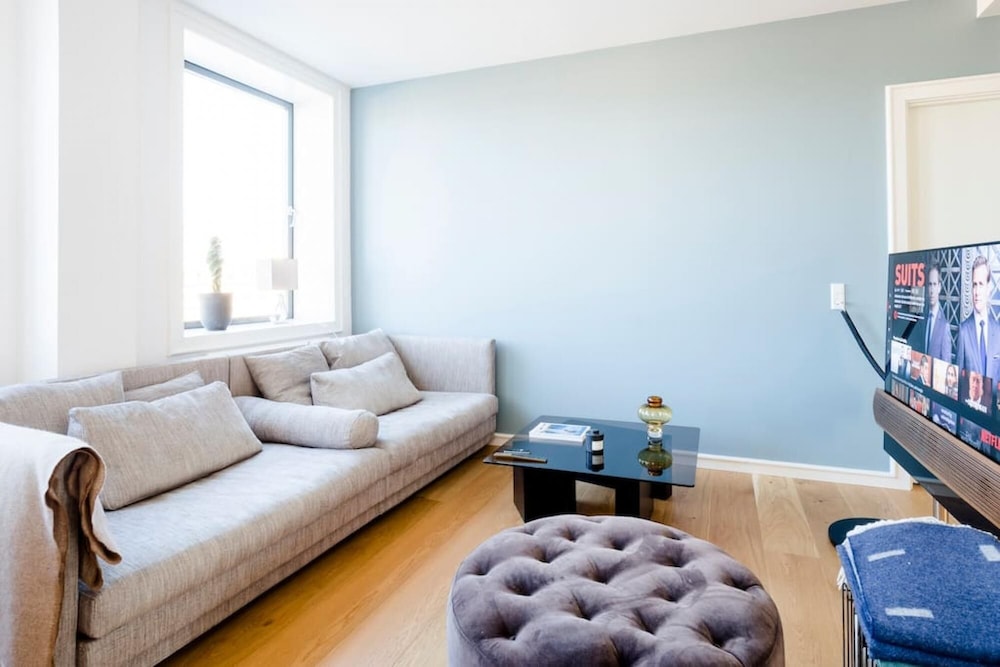 102m2 Scandinavian Design Prime Location Prof Cleaning