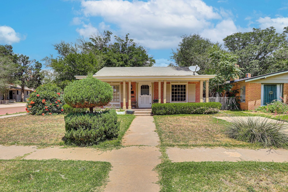Half-mi to Campus! Lubbock Home w/ Fenced Yard