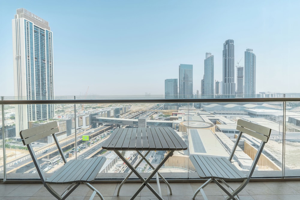 PVH - Emaar Fashion Avenue - 1BR