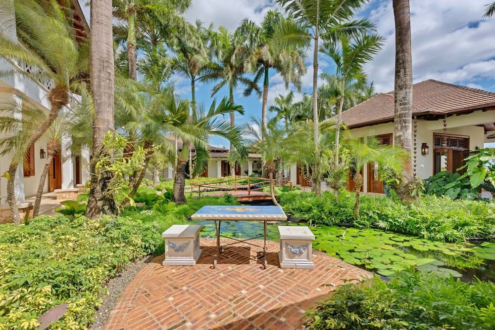 Magnificent Eight Bedroom Holiday Home