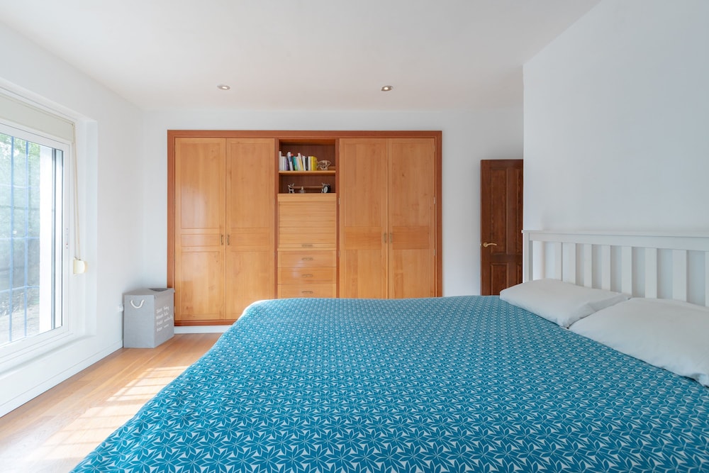 Axarqu a in Malaga With 2 Bedrooms and 1 Bathrooms