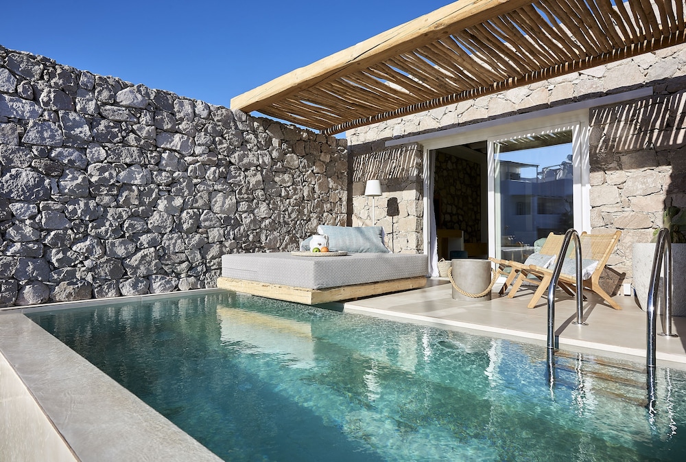 Artemis Seaside Resort