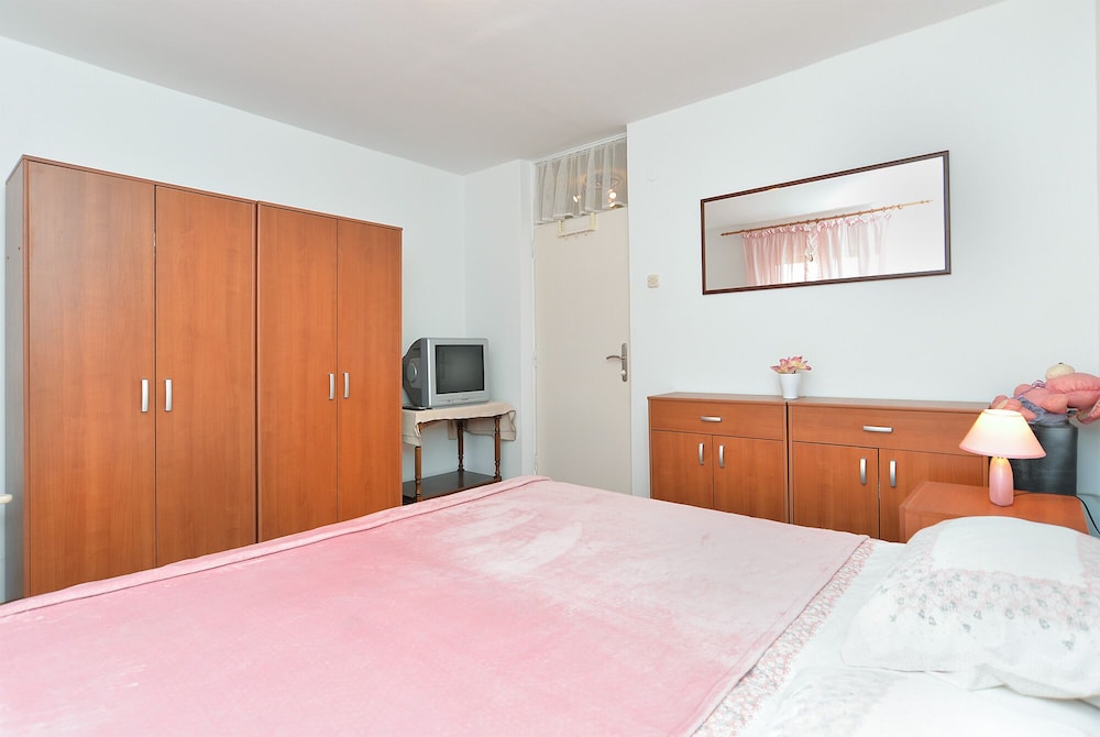 Apartment 1987 view 2