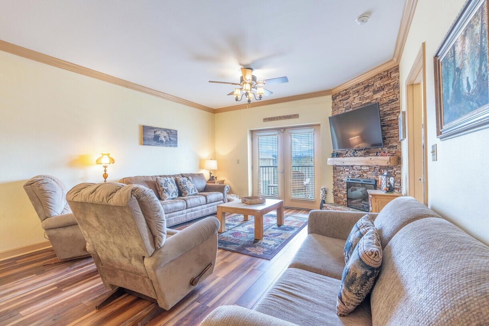 Mountain View Condo 3702