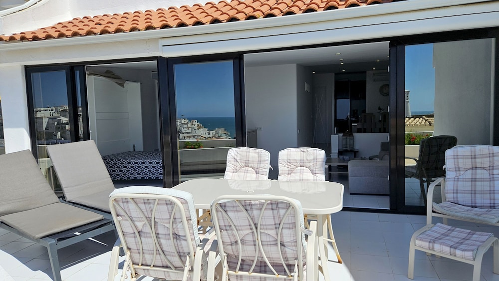 Albufeira Blue Wave Retreat 64