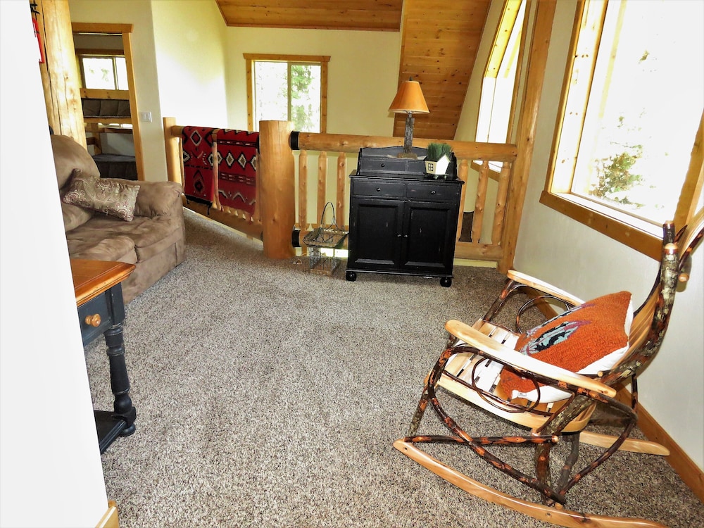 The Hideaway Hostel near Yellowstone view 2