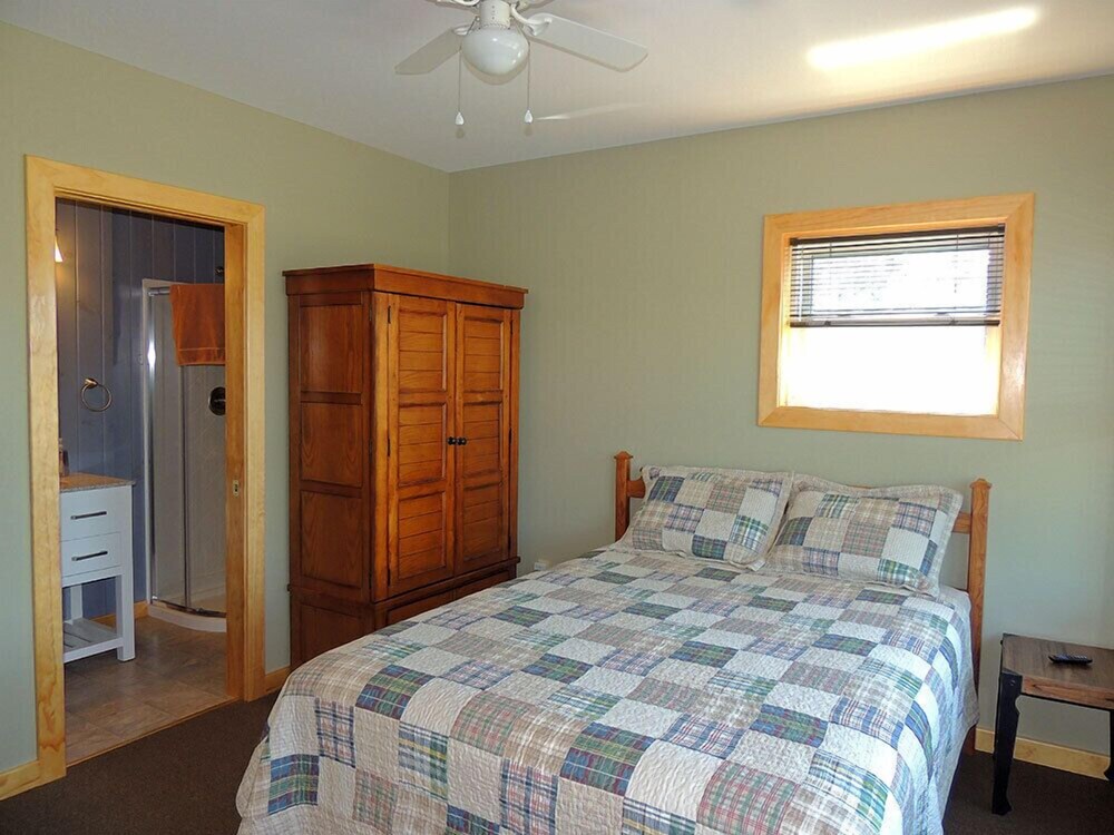 Angel Rock Waterfront Cottages and Vacation Homes
