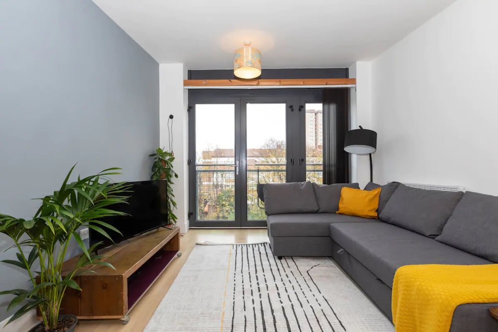 Lovely 1 Bedroom Flat Overlooking Canal in Hackney