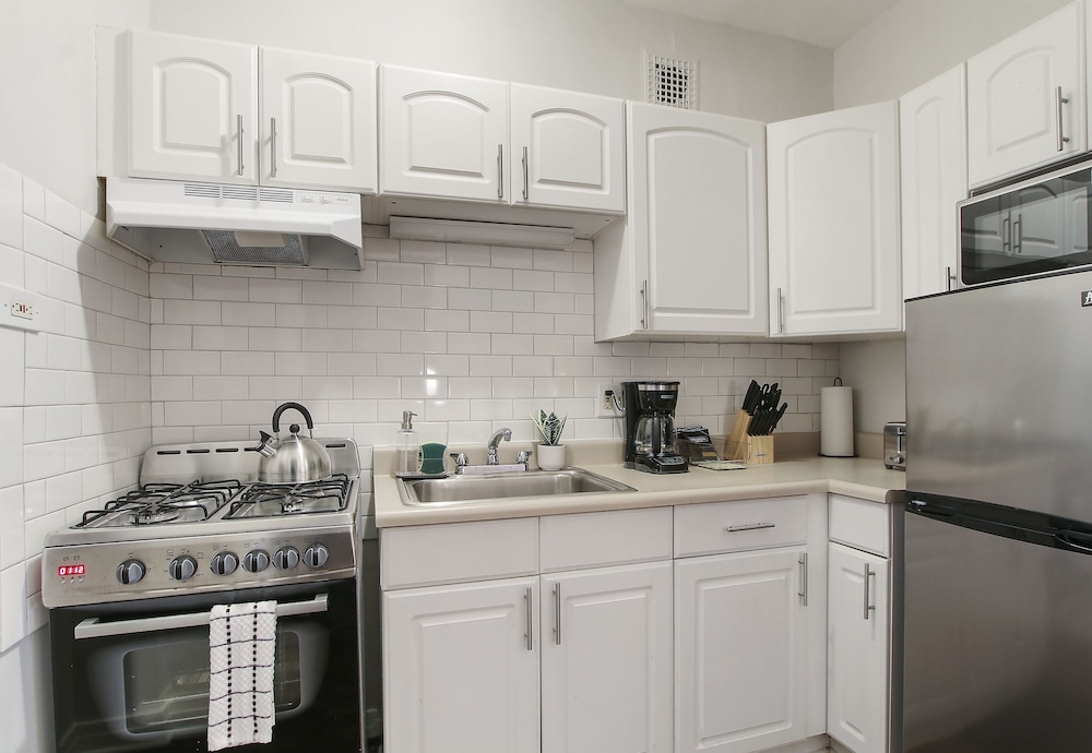 Studio Apt - Dorchester 203