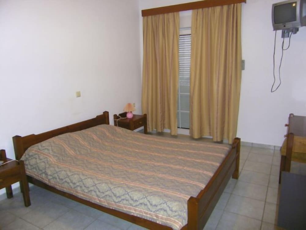 Cypriana Apartments photo 3