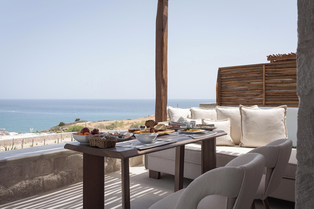 Horizon Suites Milos