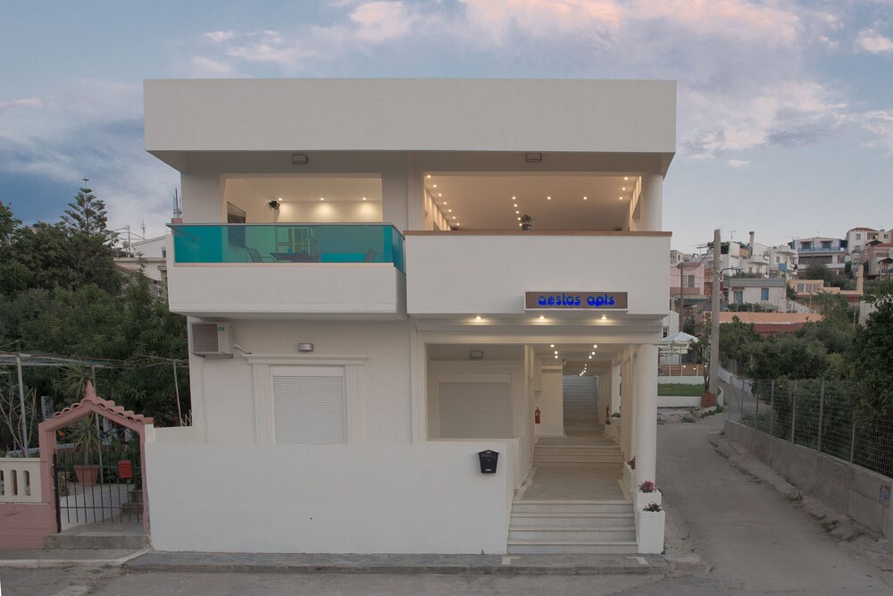 Hotel Aestas Apts - Image 1