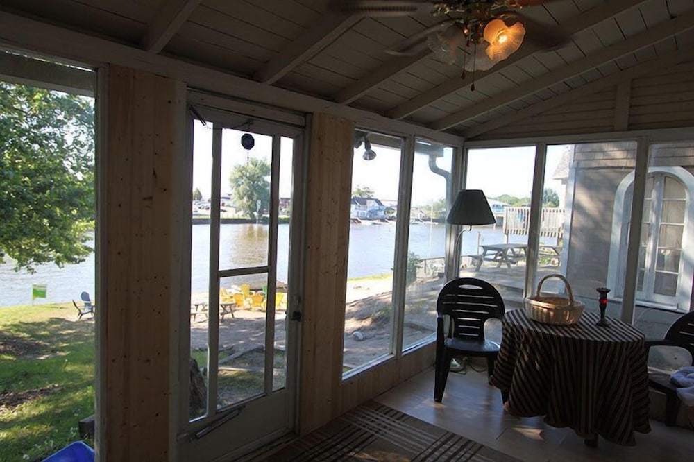 Riverview Cottages