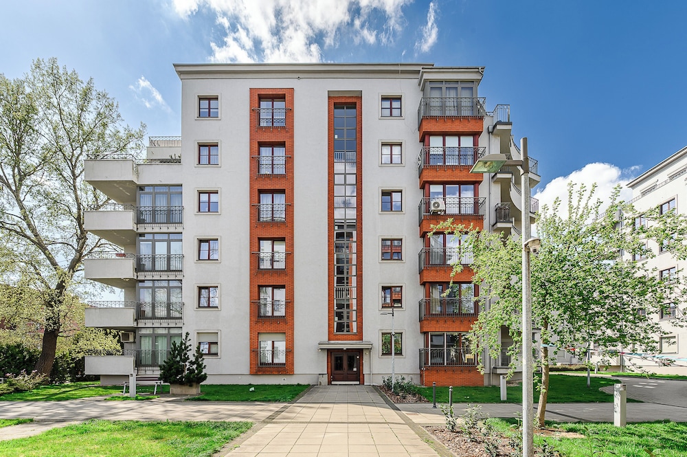 Lumina stylish apartment with parking