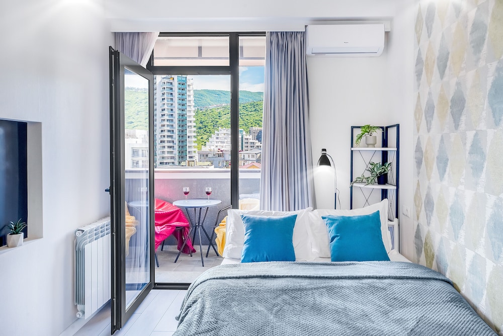HB apartments University