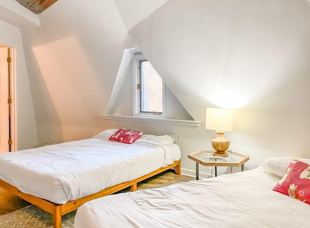 Bell Circle Eccentric Geodesic Dome-home