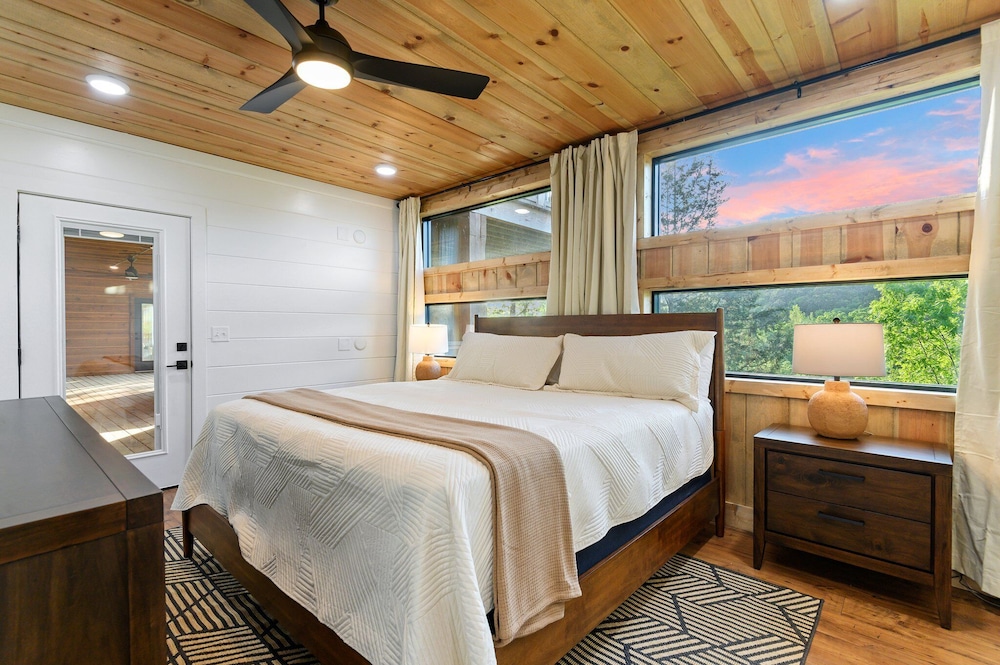 Luxury Retreat in Broken Bow
