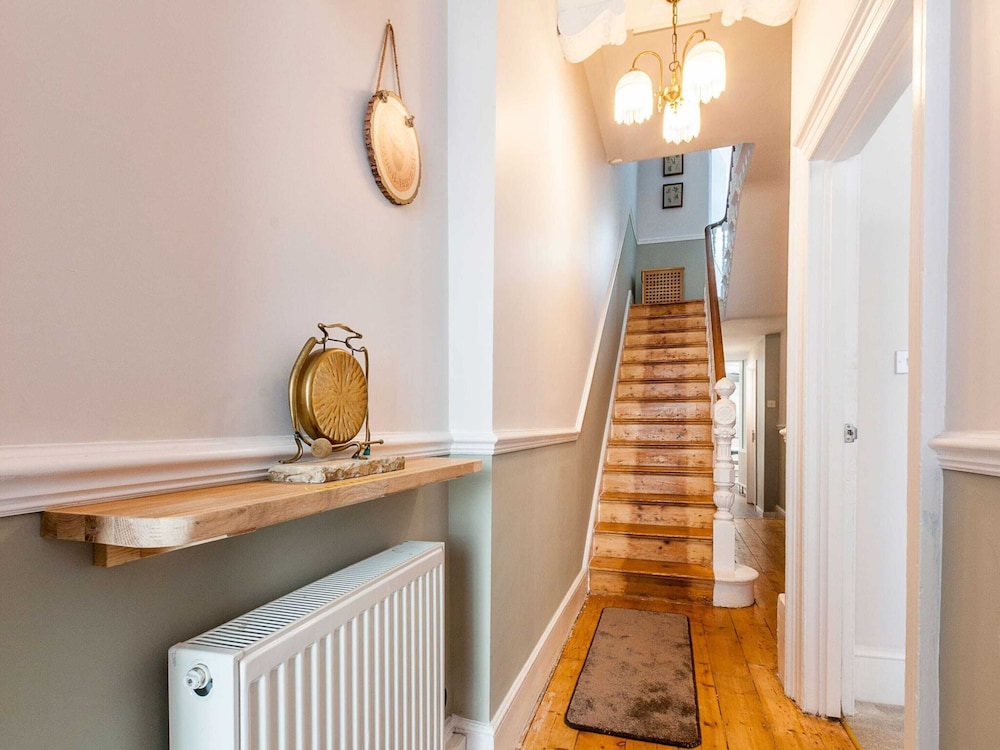 Posh Holiday Home in Plymouth near Royal William Yard view 4