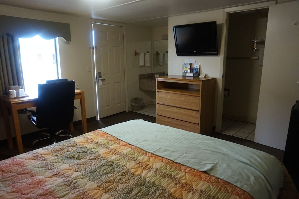 Pearsall Executive Inn