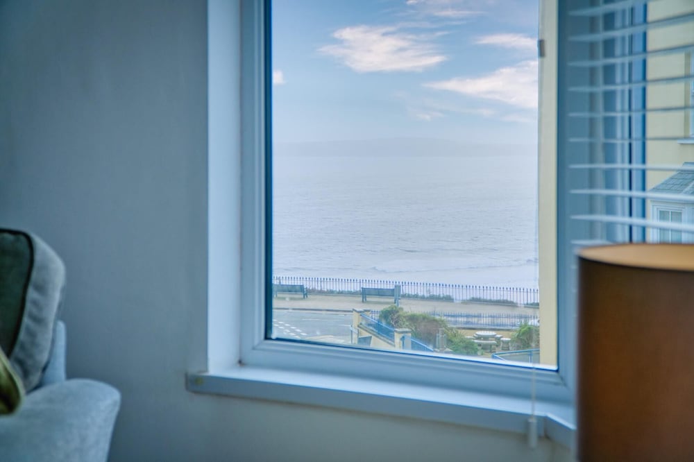 Bay View - 2 Bedroom Apartment - Tenby