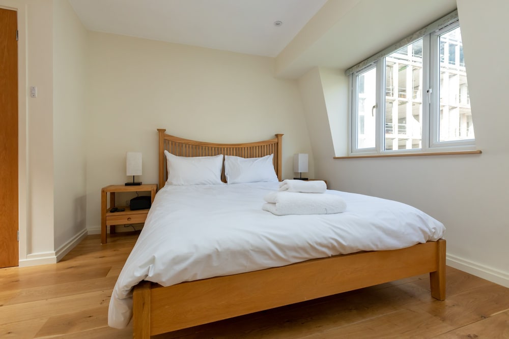 Modern and Bright 3 Bedroom House in Paddington