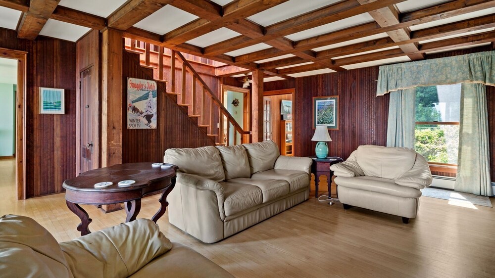 Camp Roosevelt 5 Bedroom Cottage by RedAwning