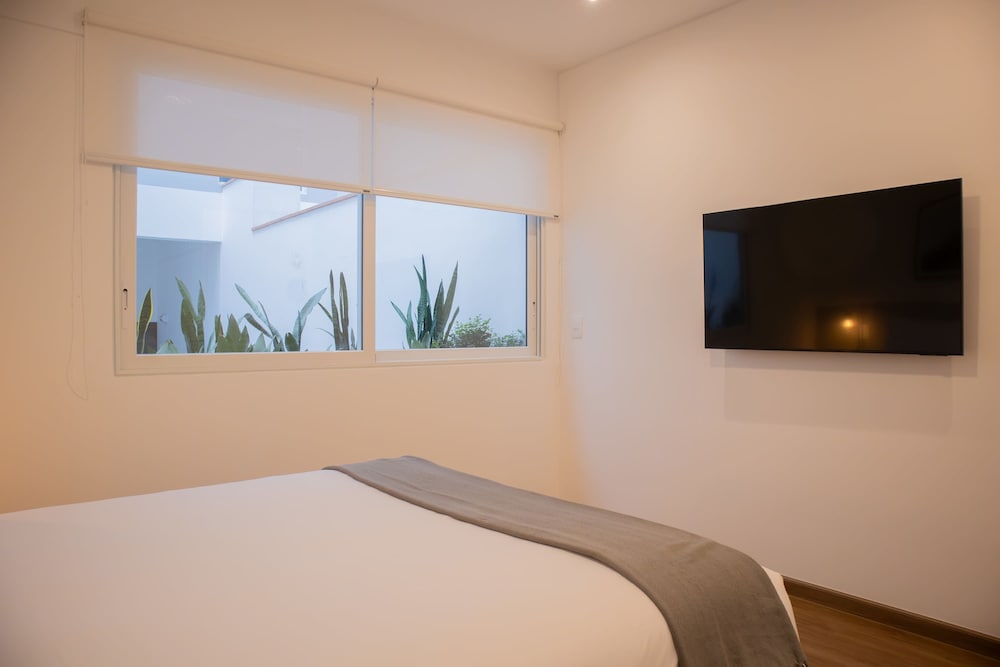 w Chic 2BR w Indoor Terrace in Miraflores