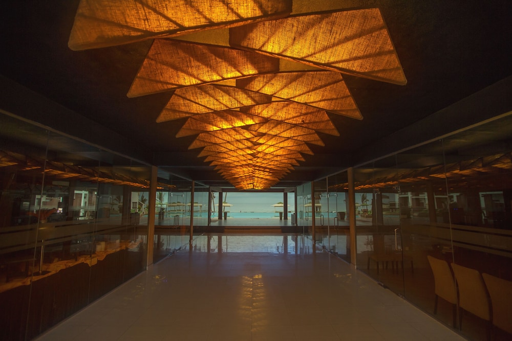 Avenra Beach Hotel