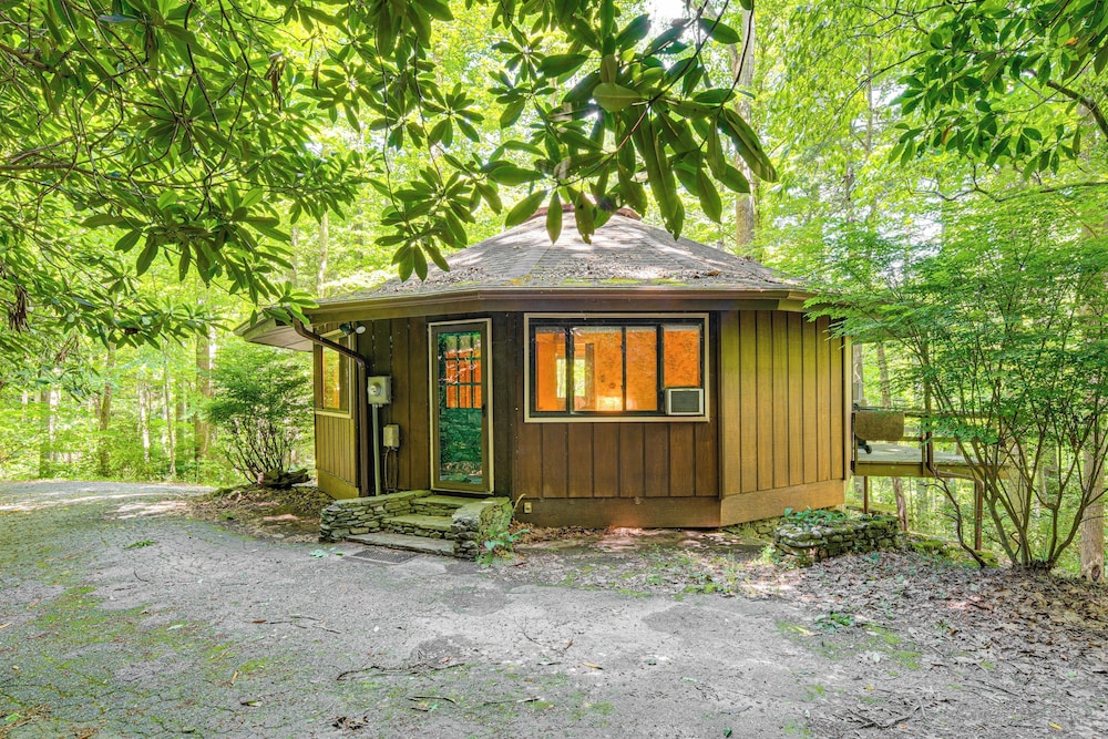 'the Round House' - Treetop North Carolina Cabin! view 2