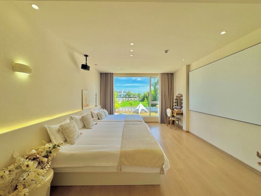QIMeow Garden Hotel