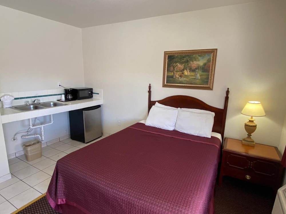 Economy Inn