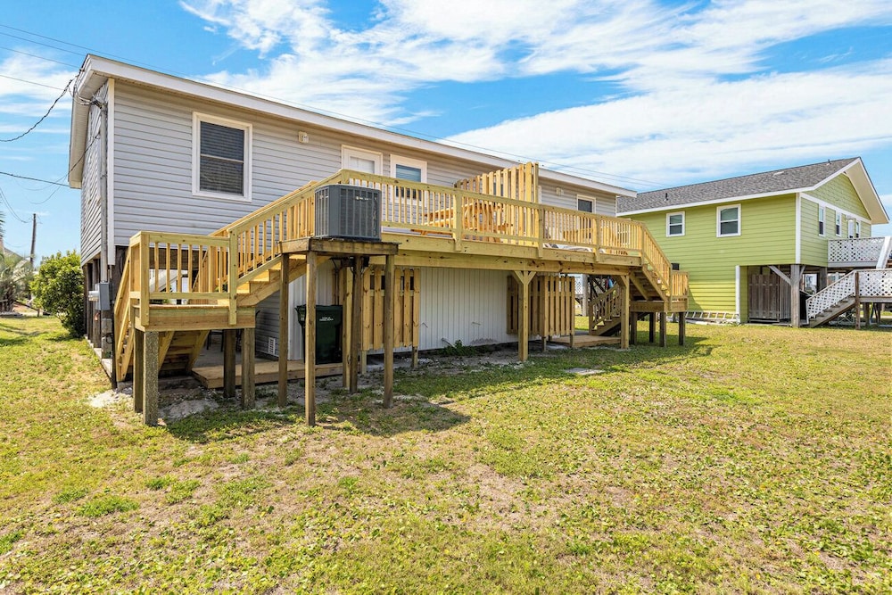 Catch A Wave by Topsail Realty