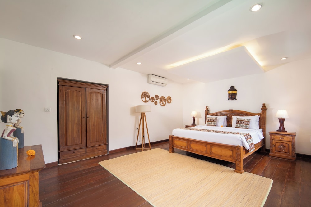 Red Lotus Villa Seminyak