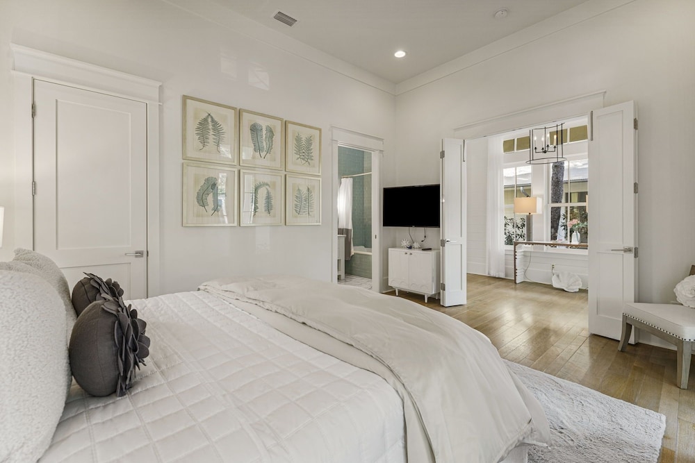 '169 Scrub Oak'-watercolor' Tranquil, Stunning, Luxurious, Private Pool - Slps 14 5 Bedroom Home by RedAwning view 5