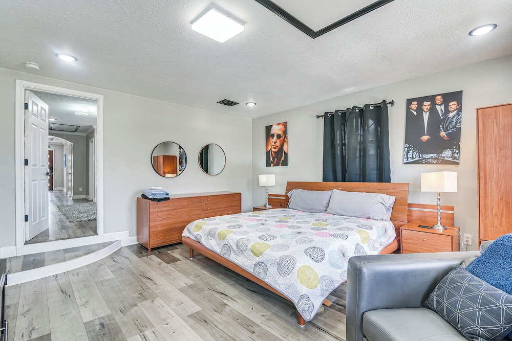 Walkable Apt 2 Mi to Dtwn: Houston Retreat!