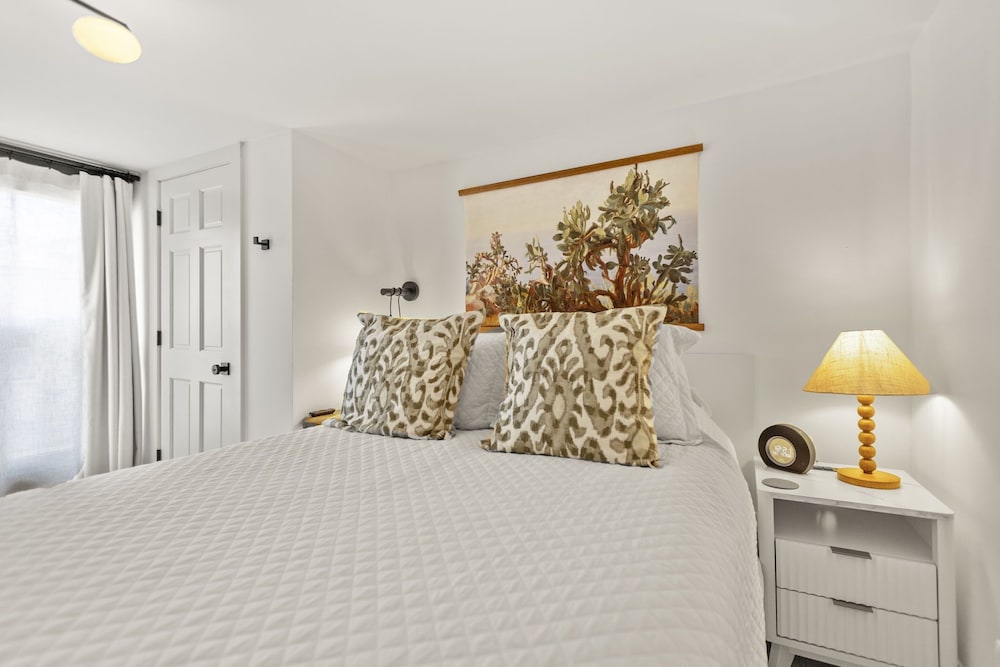 Abode 81 in Newark