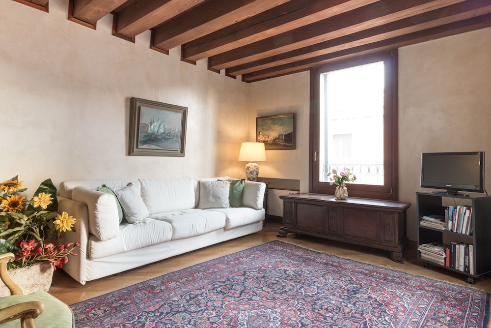 La Fenice Theatre Exclusive Flat photo 2