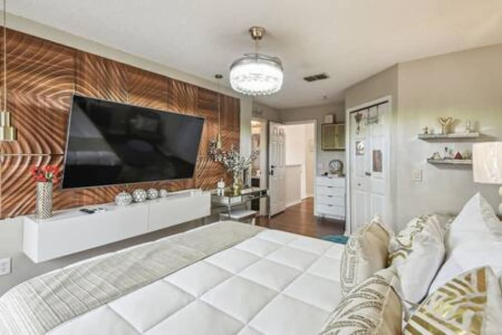 Lake Berkley 4BR Villa - Near Disney & Pool