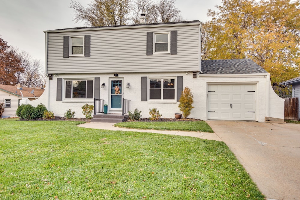 Omaha Vacations - Updated Omaha Home w/ Patio Private Yard! - Property Image 15